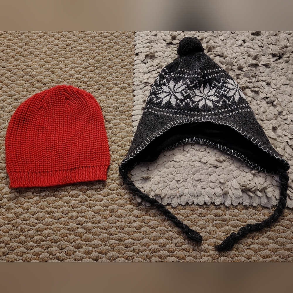 (2) Hats